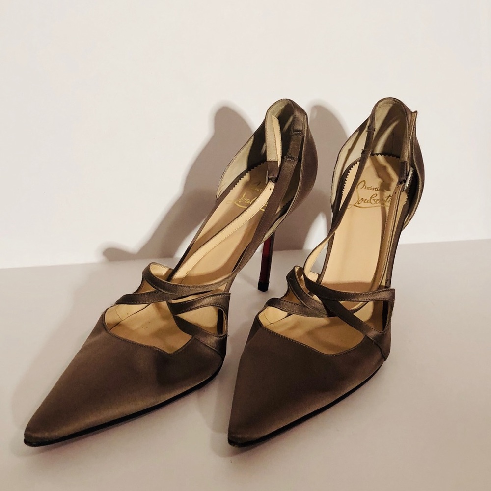**VINTAGE** CHRISTIAN LOUBOUTIN PUMPS